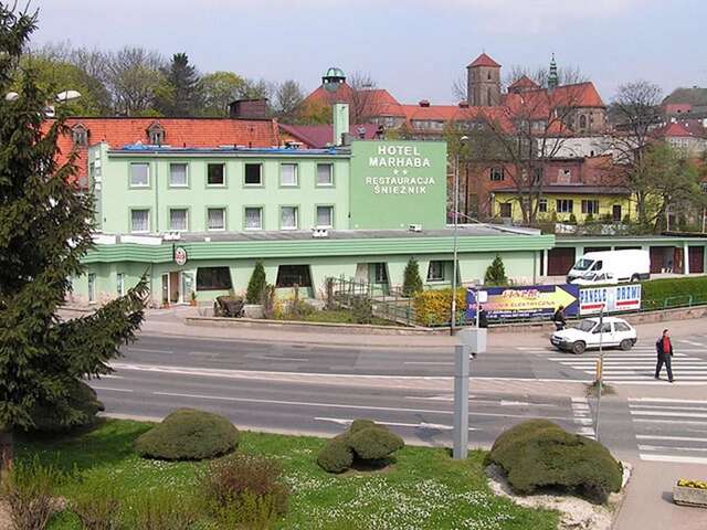 Отель Hotel Śnieżnik Клодзко-25